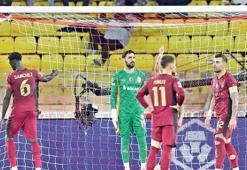 Aslan ateşle oynuyor