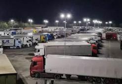 Bulgaristan sınırı kilitlendi! 32 kilometrelik TIR kuyruğu: 3 günde Türkiye'ye giriş yapıyoruz