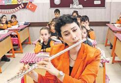 Kanseri yenip öğrencilerine koştu