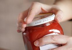 Evde sık yapılan hata! Bu alışkanlık tehlikeli olabilir: Buzdolabına cam kavanoz koyanlara kötü haber