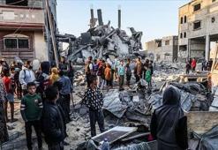 Gazze'de enkaz çalışmaları sürüyor: Bir binadan 45 ceset çıkarıldı