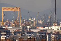 Tuzla'da tersanede gemide yangın!