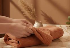 Keçe gibi olan havluları atan çok! Oysa bu yöntemle kurtuluyorlar