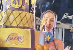 41. yaş kutlaması! Doğum gününde efsaneyi andı