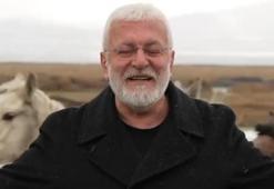 Klip çekimi kabusa döndü: Onur Akın’a yılkı atı çarptı, yere savruldu