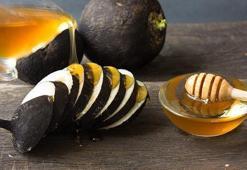 Adını bilen az, faydasını duyan şaşırıyor: Bal eklenince etkisi artıyor, geçmeyen kuru öksürüğün şifası onda