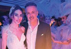 Kutlamalara doyamıyor! Doğum gününden sonra 10. yıllarını kutladı