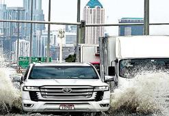 Abu Dabi'yi sel götürdü