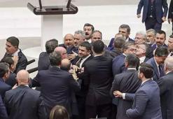 Meclis'te yumruk yumruğa kavga
