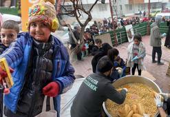 Şeker bekleyen çocuklara tantuni sürprizi! Konya'da 'şivlilik' kutlamaları devam ediyor