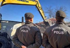 'Belalı' mahalle olarak anılıyordu! Polis ve belediye iş makineleri ile girdi