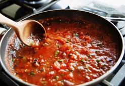 Az yediriyor, çok doyuruyor! Gürcülerin sırrı: Bu tarifte domates büyük hataymış