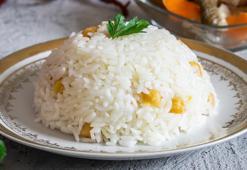 Tane tane pilavın püf noktası! Bir parçası yetiyor, lezzeti kat kat artırıyor!