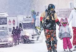 Kar nedeniyle bazı illerde okullar tatil! Ülkede son durum: Bir yanda esaret, bir yanda sevinç!