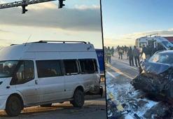 Öğrenci servis minibüsü ile otomobil çarpıştı: 9 yaralı