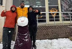 İşler durdu, esnaf kardan müşterilerle moral buldu