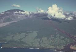 Fransa'daki yanardağ Piton de la Fournaise aktif hale geldi