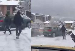 Bursa’da korku dolu anlar! Buzlanan yolda kayan otomobil vatandaşların arasına daldı