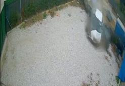 Direksiyon hakimiyetini kaybeden sürücü faciayı kıl payı atlattı