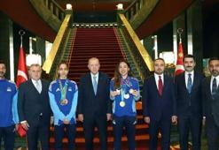 Cumhurbaşkanı Erdoğan, tekvando sporcularını kabul etti