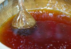 Haftalarca geçmeyen öksürüğe dikkat: İbn-i Sina asırlar önce yazmış: Bal İle karıştırıp sürünce boğaz iltihabından eser kalmıyor