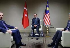 Dışişleri Bakanı Hakan Fidan, Malezya Başbakanı İbrahim ile bir araya geldi