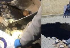 Kan donduran olay! Yağmur sonrası çöken yoldan çıkanlar dehşete düşürdü