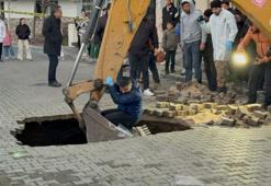 Manisa’da çöken yolda İnsan kafatası ve kemikler bulundu
