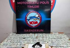 Hatay'da durdurulan araçtan sahte 1 milyon dolar çıktı; 3 gözaltı