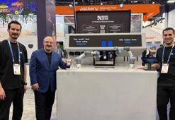 Fuarda Türkiye rüzgârı! Robotik barista ziyaretçileri büyüledi