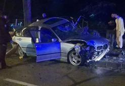Bursa'da kontrolden çıkan otomobil ağaca çarptı: 2 ağır yaralı