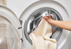 Yıllardır yanlış biliyormuşuz! Uzmanı açıkladı: Çamaşırları sakın bu derecede yıkamayın