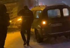 Kar nedeniyle Burdur-Antalya karayolunda çok sayıda araç mahsur kaldı