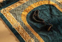 Miraç Kandili 100 rekat namaz nasıl kılınır? Miraç Gecesi kılınacak 100 rekatlık namazın kılınışı ve fazileti