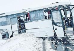 Cenaze yolunda kaza! 3'ü ağır 22 yaralı