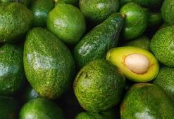 Avokadonun çekirdeğini 1 dakikada çıkarın! Aslında çok basit yöntemi varmış, bıçağa gerek yok