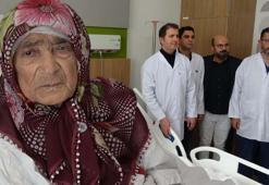 87 yaşındaki Safiye nine şişkinlik ve nefes darlığıyla hastaneye gitti, karnından çıkan şoke etti!