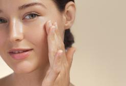 Gençleşmek isterken yaşlanmayın! Uzmanlar uyardı: Kolajen kullanımında 35 yaş sınırı