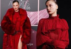 Geceye damga vurdu! Serenay Sarıkaya'nın 225 bin liralık kırmızı şıklığı