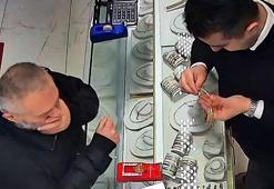 Sahte bilezikleri verip 24 ayar altın alacaktı! Kuyumcunun anlaması için tek detay yetti