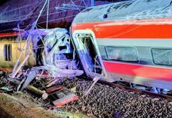 İspanya’da demiryolu felaketi: 39 kişi hayatını kaybetti