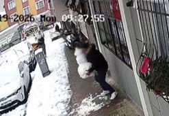 Küçükçekmece’de ilginç olay: Kardan adamı götürdü