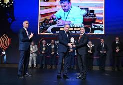 Yaşayan İnsan Hazineleri ve Özel Ödüller sahiplerini buldu! Bakan Ersoy: Bu milletin bağrından daha nice insan hazineleri çıkacak!