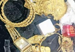 Kumaşların arasından servet çıktı