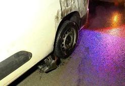 Esenler’de gizlenen tehlike! Su dolu çukur 30 aracın lastiklerini patlattı