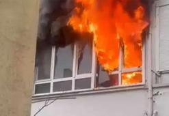 Balıkesir'de korkutan yangın: Buzdolabı bomba gibi patladı!