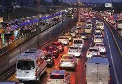 İstanbul'da trafik kilit! Yoğunluk yüzde 85'e çıktı: İşte bölge bölge son durum
