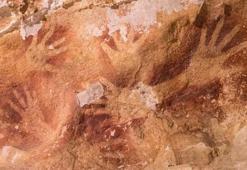 İnsanlığın ilk imzası! Mağaradaki 'eller' tarihi yeniden yazdı