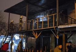Sancaktepe'de ahşap baraka yangını panik yarattı