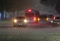 Antalya’da sağanak esareti: Yollar göle döndü, araçlar mahsur kaldı